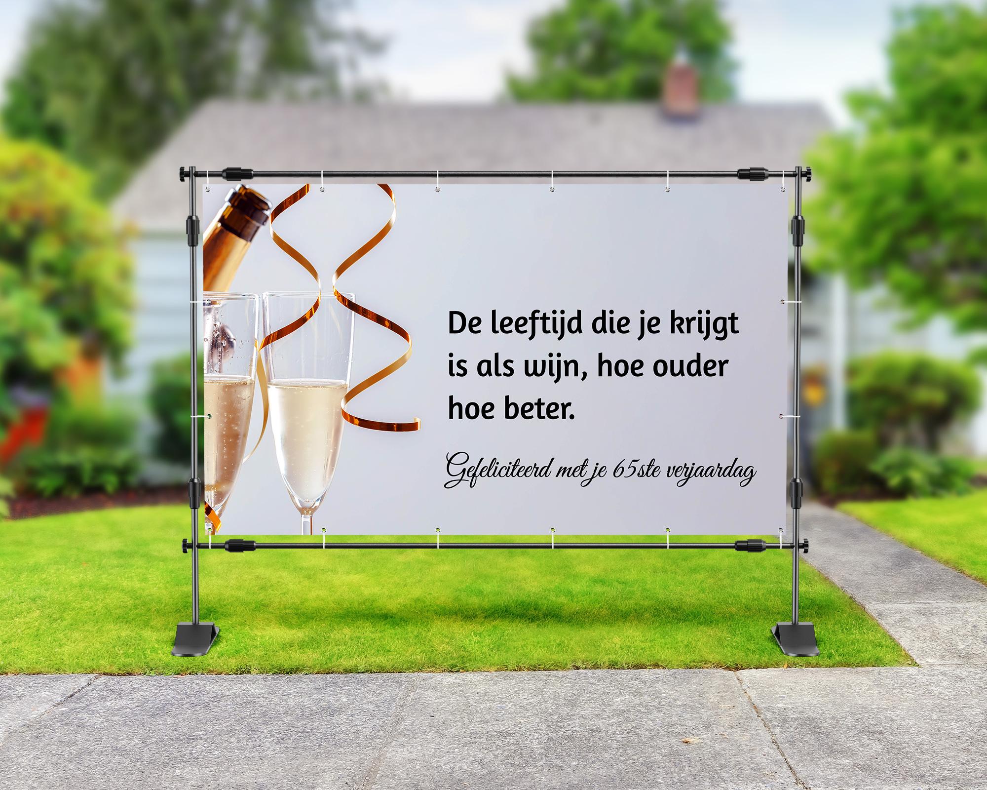 65 jaar spandoek met slogan